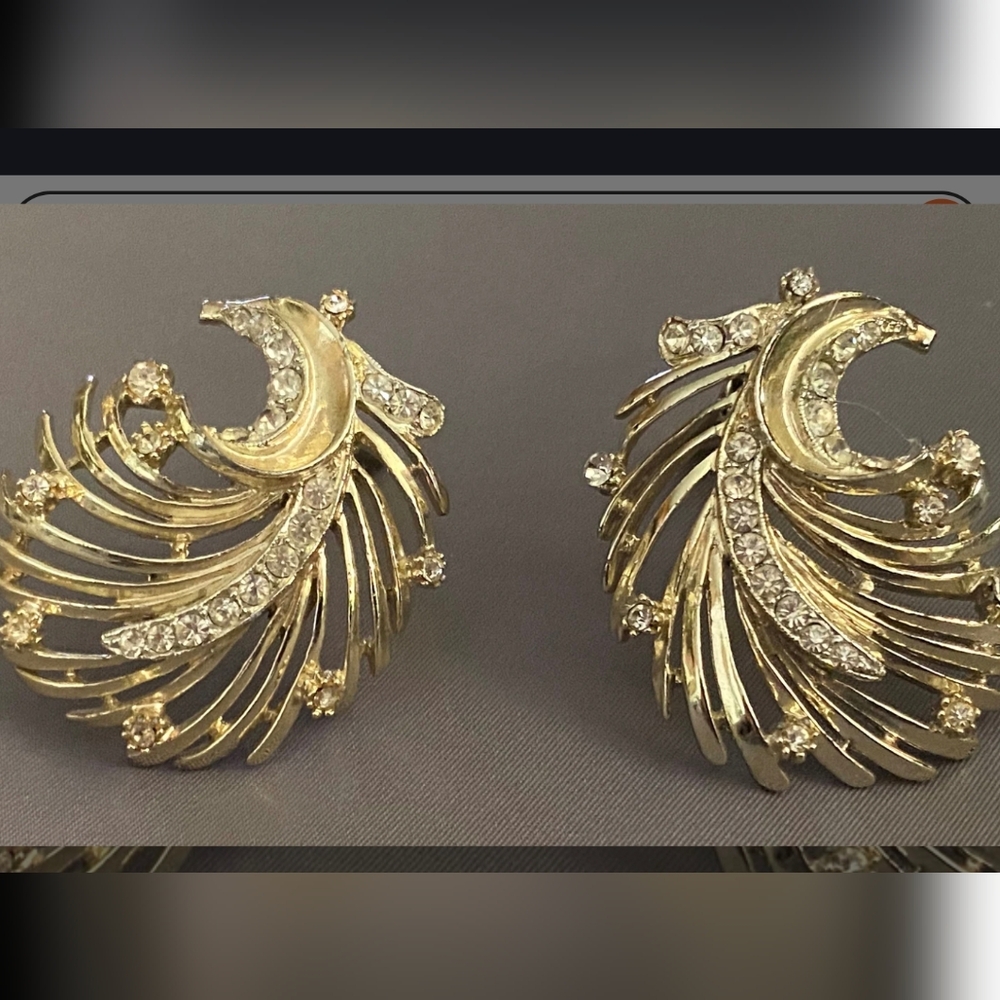 Vintage Judi Lee Rhinestone Gold Clip Earrings